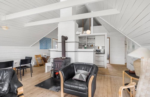 Blavand Strand House | Gorgeous home in Blåvand with sauna
