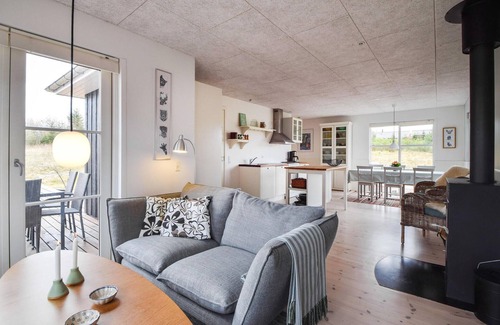 Krejbjerg House | Gorgeous home in Ejstrupholm with WiFi