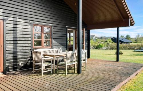 Krejbjerg House | Gorgeous Home In Ejstrupholm With Wifi