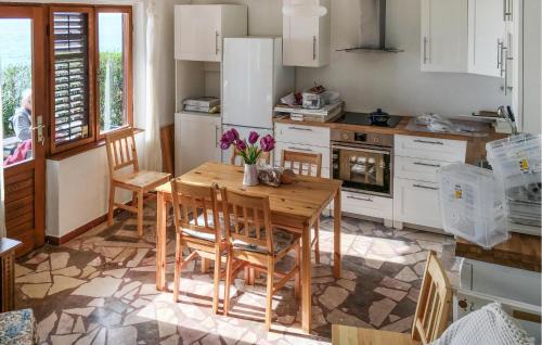 Gradac House | Gorgeous Home In Gradac