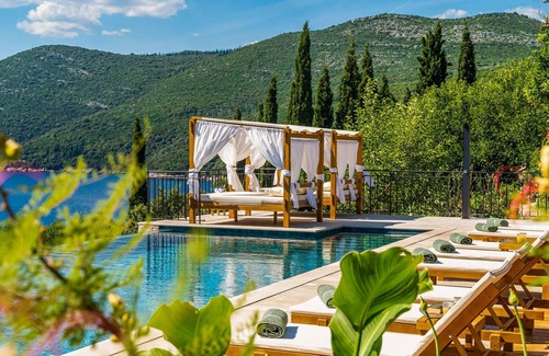 Molunat House | Gorgeous home in Gruda