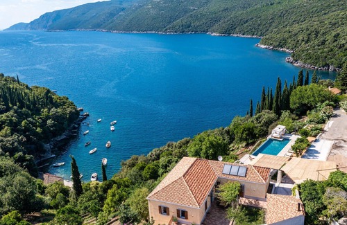 Molunat House | Gorgeous home in Gruda