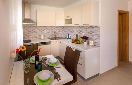 Cove Parja House | Gorgeous home in Knin with kitchen
