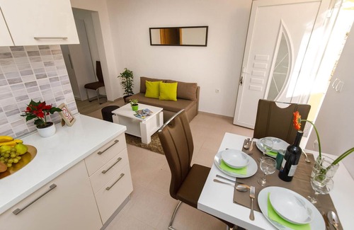 Cove Parja House | Gorgeous home in Knin with kitchen
