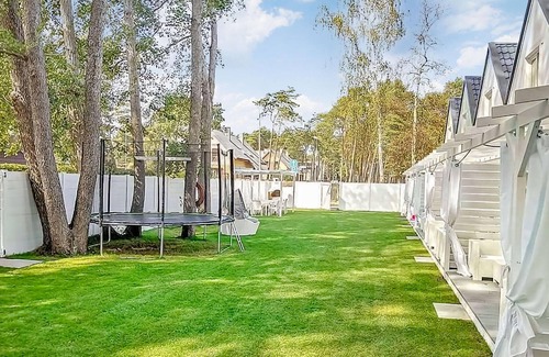 Miedzywodzie House | Gorgeous home in Miedzywodzie with WiFi