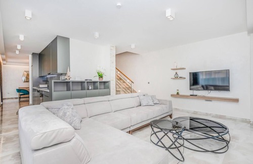 Veliko Brdo House | Gorgeous home in Makarska