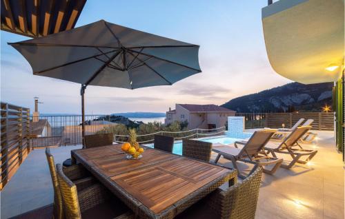 Veliko Brdo House | Gorgeous Home In Makarska With Kitchen