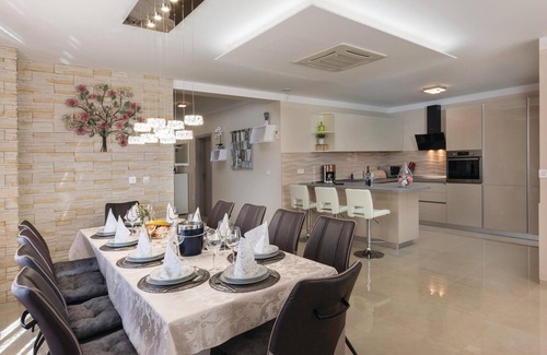Marcana House | Gorgeous home in Marcana with sauna