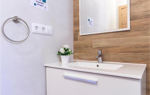 Mezquitilla House | Gorgeous Home In Mezquitilla With Wifi