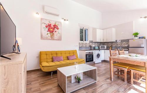 Mezquitilla House | Gorgeous Home In Mezquitilla With Wifi