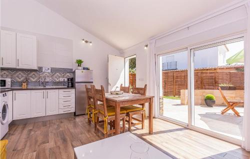 Mezquitilla House | Gorgeous Home In Mezquitilla With Wifi