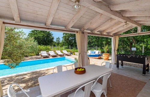 Municipality of Posedarje House | Gorgeous home in Posedarje with kitchen