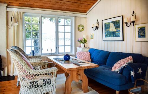 Vinnes House | Gorgeous Home In Reksteren With Kitchen