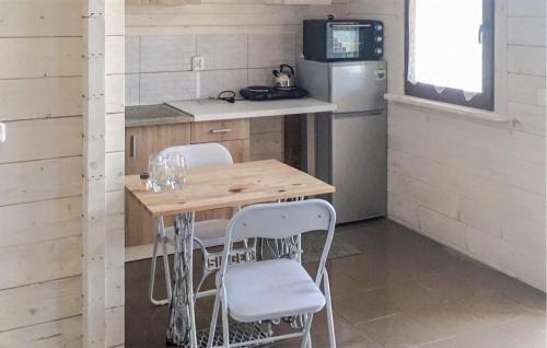 Ryn House | Gorgeous Home In Rybical With Kitchen
