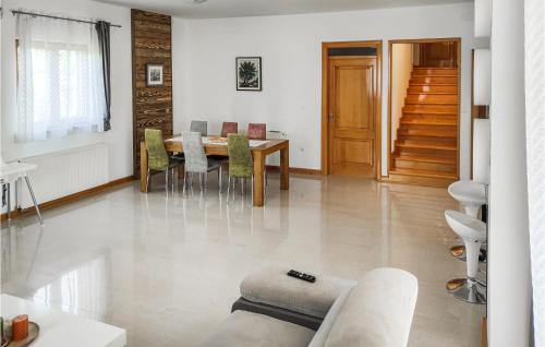Sikovo House | Gorgeous Home In Sikovo With Wifi
