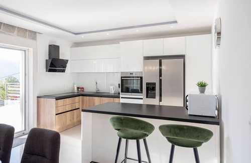 Srinjine House | Gorgeous home in Srinjine