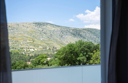 Srinjine House | Gorgeous home in Srinjine