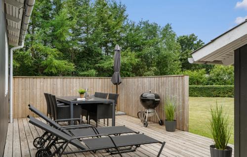 Skaven Strand House | Gorgeous Home In Tarm With Sauna