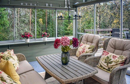 Tidaholm House | Gorgeous home in Tidaholm with kitchen