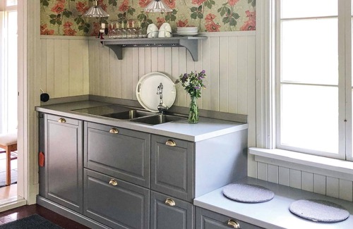 Tranas Municipality House | Gorgeous home in Tranås with kitchen