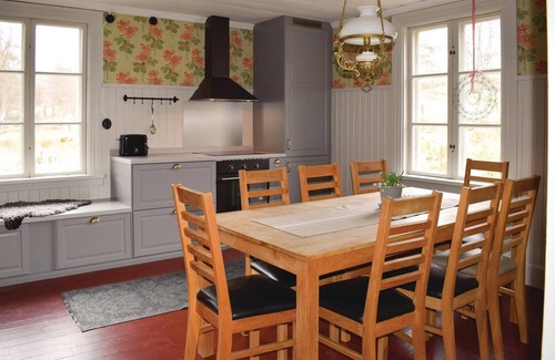 Tranas Municipality House | Gorgeous home in Tranås with kitchen