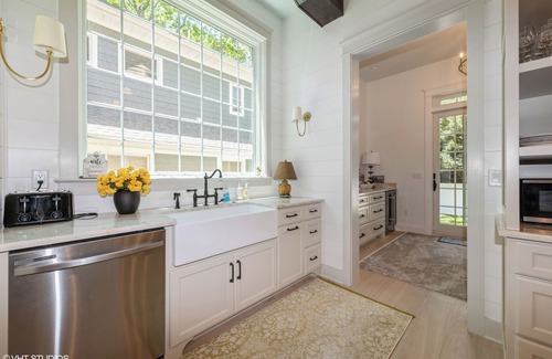The Pines House | Gorgeous home in the Pines with n26 foot heated saltwater pool