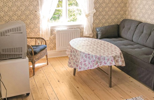 Vimmerby Municipality House | Gorgeous home in Vimmerby with kitchen