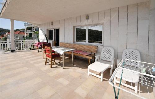 Vinisce House | Gorgeous Home In Vinisce With Jacuzzi