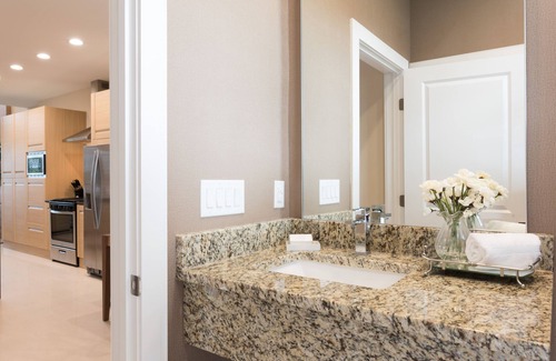 Florida Central Atlantic Coast House | Gorgeous Home! Near Disney w Free Parking, Free Wi-Fi Pool Family Friendly!