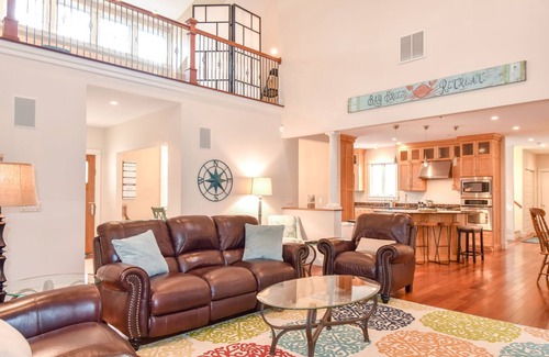 North Eastham House | Gorgeous home perfect for large groups! Walk to the beach! Pet friendly!