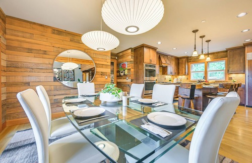 Poulsbo House | Gorgeous Home w/Mt Rainier Views: 4 Mi to Poulsbo