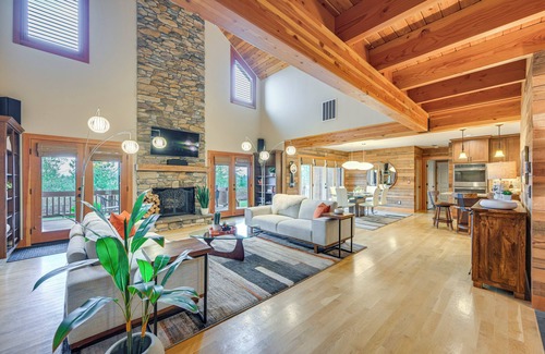 Poulsbo House | Gorgeous Home w/Mt Rainier Views: 4 Mi to Poulsbo
