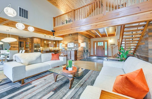 Poulsbo House | Gorgeous Home w/Mt Rainier Views: 4 Mi to Poulsbo