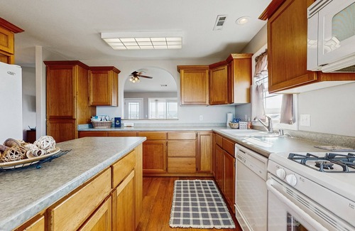 Crescent City House | Gorgeous home w/the ocean & beach just beyond your front door