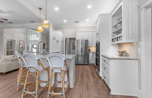 Tyler House | Gorgeous Home with Idyllic Huge Yard