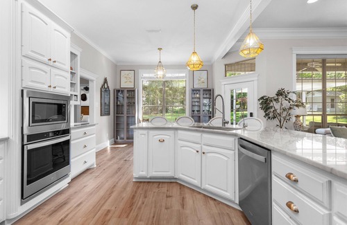 Tyler House | Gorgeous Home with Idyllic Huge Yard
