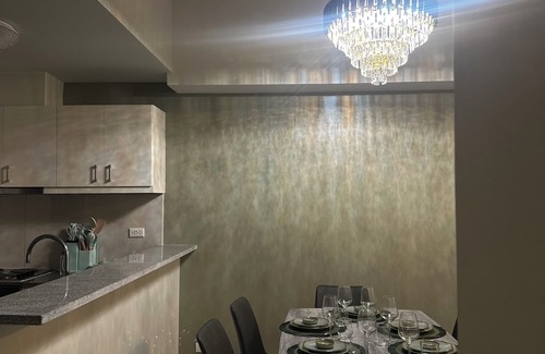 Bonifacio Global City Condo | Gorgeous King Size 3BR in Uptown Parksuites BGC