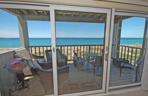 Glen Arbor Condo | Gorgeous Lake Michigan Views! 2B/2B Beachfront Condo in Glen Arbor!