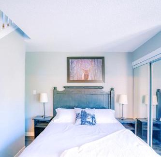 Craigleith House | Gorgeous Loft in the Heart of Blue Mountain