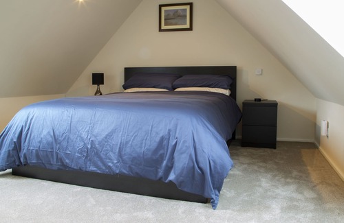 St Martins House | Gorgeous loft set in tranquil grounds with views of the Llangollen canal.
