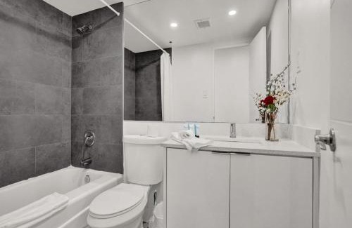 Mid Beach Apartment | Gorgeous Miami Beach Condo Beach Service 1614