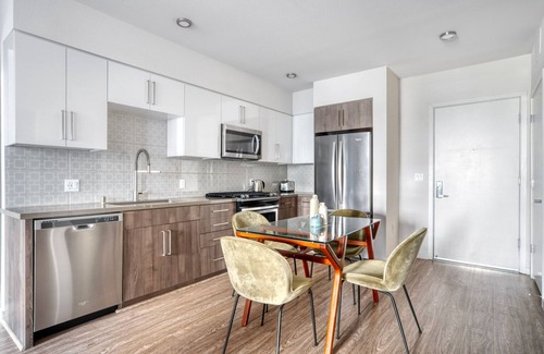 Milpitas Apartment | Gorgeous Milpitas 2BR w/Gym, Pool & W/D, nr BART, by Blueground