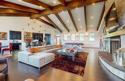 Snowmass Village House | Gorgeous mountain mansion with amazing views & pool table - close to the slopes