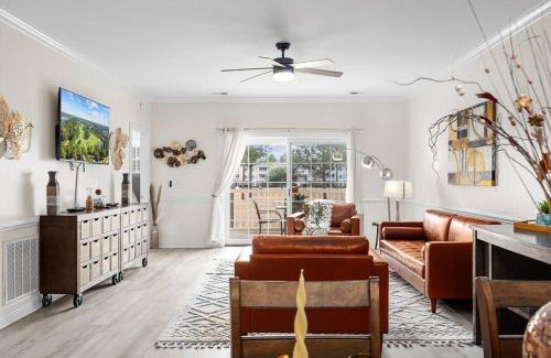 Central Myrtle Beach Apartment | Gorgeous Newly Renovated 3BR Villa Near Beach