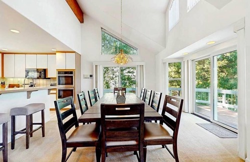 Truckee House | Gorgeous Northstar Home w/Central AC, Ping-Pong, Fireplace & Jetted Tub
