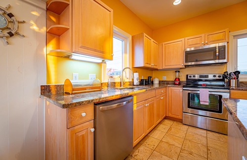 Emerald Isle Cottage | Gorgeous Ocean Front Beach Cottage!