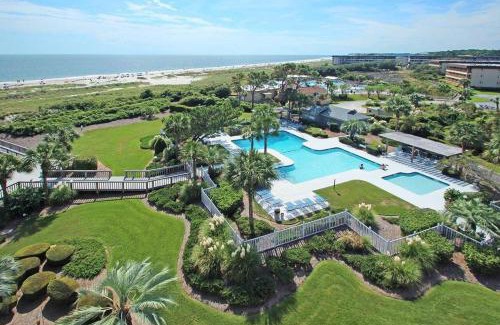 Folly Field House | Gorgeous Ocean Views King 2 Queens close to ocean Bikes & Beach Gear Included