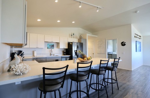 Kailua-Kona House | Gorgeous Ocean View, Comfortable Cool Elevation, Close to Everything!