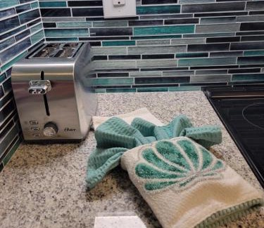 Historic Kailua Village Apartment | Gorgeous Oceanfront Condo, Kona Reef Resort A25, 3rd Floor