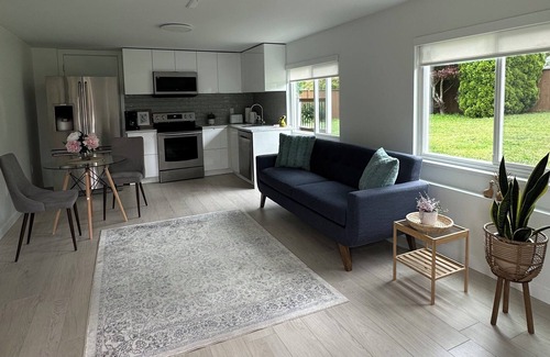 Maple Ridge House | Gorgeous one bedroom and pet friendly home away from home.